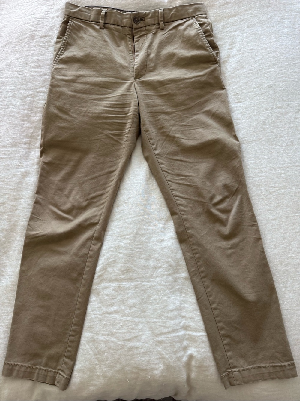 Banana Republic Men’s Chino Pants in Khaki